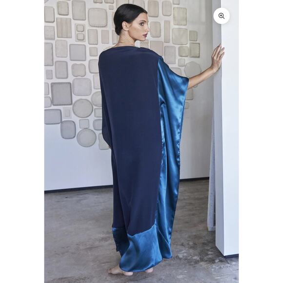 Ocean + Main - Navy and Teal Boatneck Silk Caftan - 1X - Picture 3 of 16